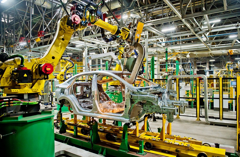 АвтоВАЗ провел каникулы с пользой: производство модернизировали на 347 млн рублей, установлено 23 робота для сборки Lada Azimut